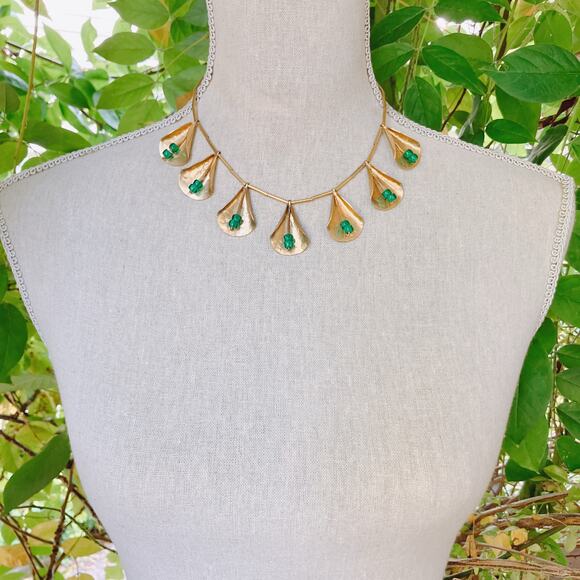 VTG Mid Century Modernist Gold Tone Necklace Green Glass Beads Sculptural Artful - Picture 4 of 12